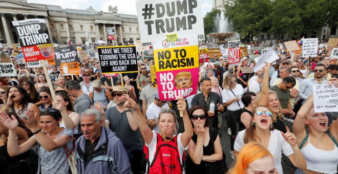 Manifestantes protestan en Londres contra la visita de Donald Trump. /REUTERS