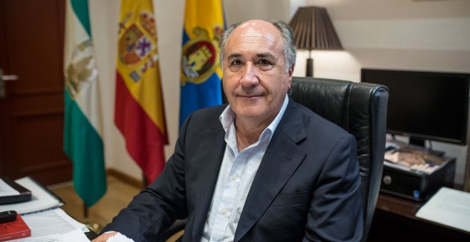 El alcalde de Algeciras, José Ignacio Landaluce, en su despacho del Ayuntamiento.- JAIRO VARGAS