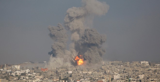 Bombardeo en Rafah. REUTERS/Archivo