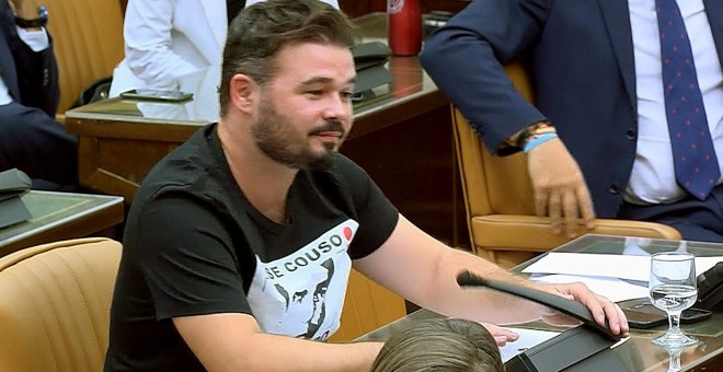 Captura de la señal institucional del Congreso, del diputado de ERC Gabriel Rufián, durante su turno de preguntas al expresidente del Gobierno José María Aznar. EFETV