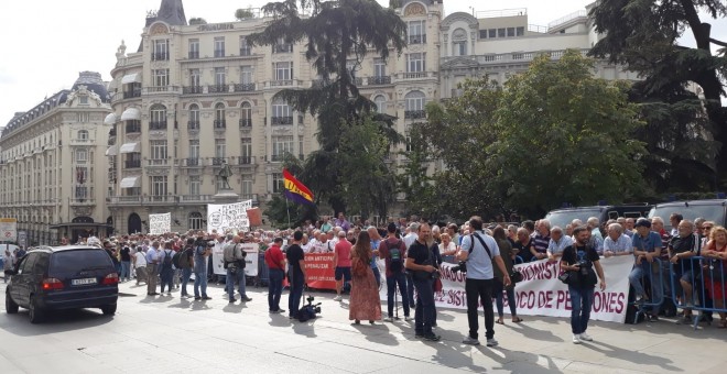 Concentración de pensionistas frente al Congreso de los Diputados. E.P.