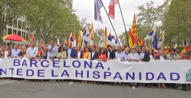 Capçalera de la manifestació espanyolista del 12-O a Barcelona. CCMA