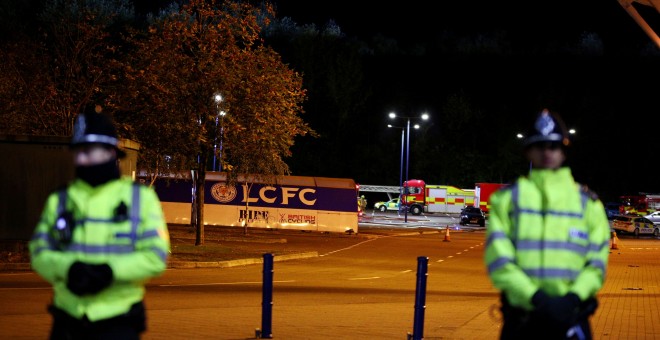 El helicóptero del dueño del Leicester se estrella tras despegar desde el estadio. TIM KEETON/EFE