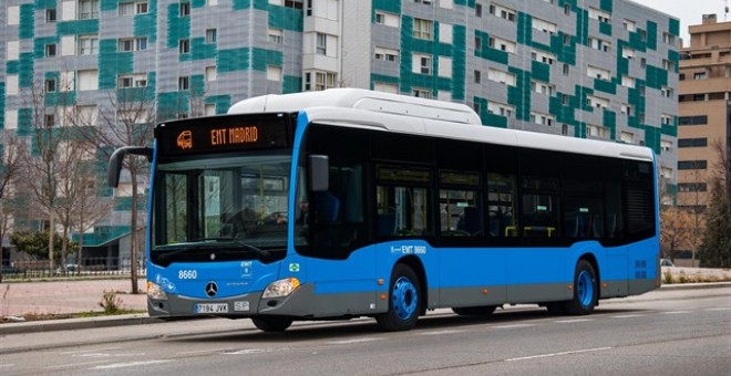 Autobús de la Empresa Municipal de Transportes (EMT), en una imagen de archivo. / AYUNTAMIENTO DE MADRID