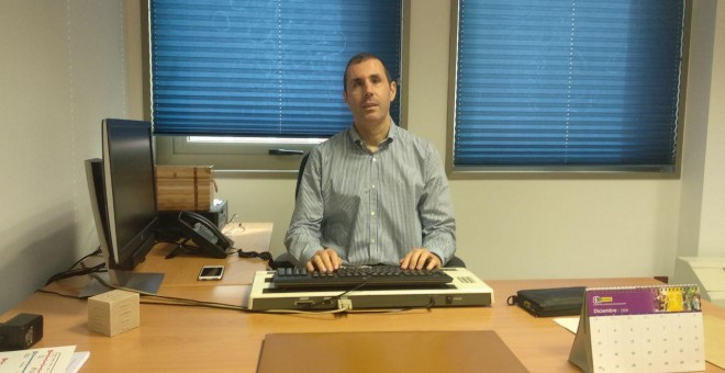 Marcelo Rosado en su despacho de las oficinas de la ONCE Málaga.