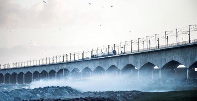 Imagen del puente del Gran Belt en Nyborg, lugar del accidente. EFE/ Tim K. Jensen