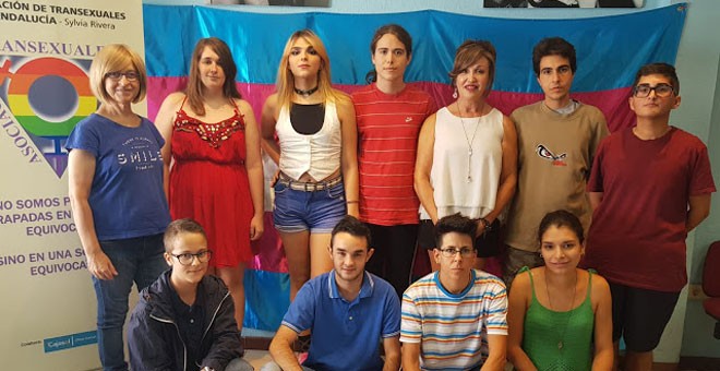 Miembros de la Asociación de Transexuales de Andalucía - Sylvia Rivera. / @ATA_TRANS
