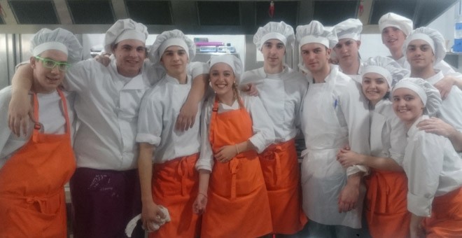 Cocineros y cocineras del restaurante - escuela de hostelería Bitácora. / HENRIQUE MARIÑO