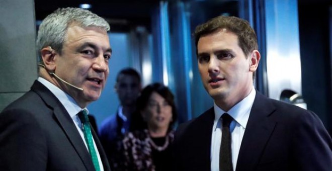 El líder de Ciudadanos, Albert Rivera, junto a Luis Garicano, candidato al Parlamento Europeo. EFE