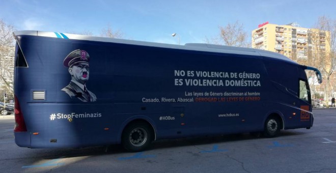 Autobús de Hazte Oír para su campaña contra las leyes de violencia de género. / EUROPA PRESS