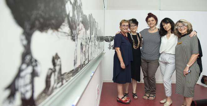 Marianne Hirsch con las artistas Silvina Der Meguerditchian, Mirta Kupferminc, Susan Meiselas, Lorie Novak, Deborah Willis e Isin Onol en el proyecto Women Mobilizing Memory. Foto: Ignacio Izquierdo