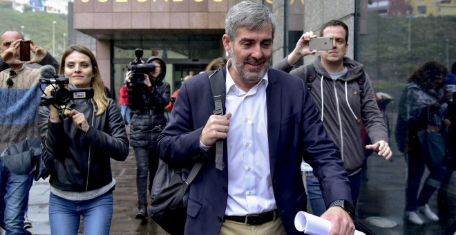 El presidente del Gobierno de Canarias, Fernando Clavijo, a la salida de los juzgados. Foto cedida por CANARIAS7