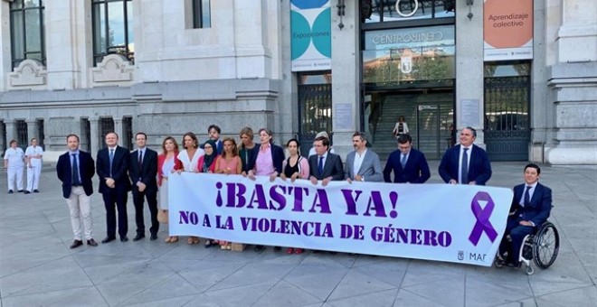 El Ayuntamiento de Madrid celebra un minuto de silencio en repulsa por el asesinato machista de una mujer en Tetuán. Europa Press