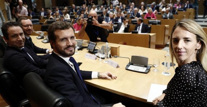 (Izq a der) El portavoz del PP en el Senado, Javier Maroto, junto al secretario general del Partido Popular, Teodoro García Egea, el presidente del partido, Pablo Casado, y la actual portavoz del PP en el Congreso, Cayetana Álvarez de Toledo, este jueves,