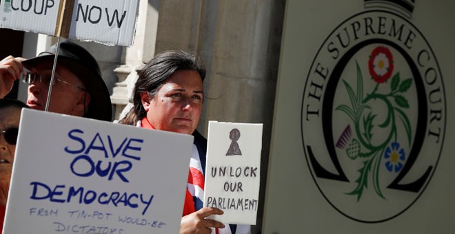 Protesta contra Boris Johnson ante la Corte Suprema del Reino Unido. / REUTERS
