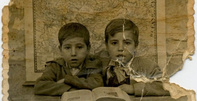 Niños del colegio Francisco Fatou, en Vallecas (1940-1941). Cedida por Manuel Pérez Humanes