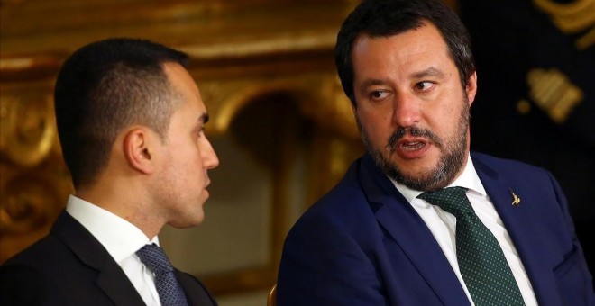 Di Maio (izq) y Salvini. / REUTERS / TONY GENTILE