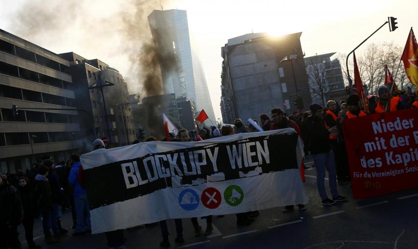 El grupo anticapitalista Blockupy había convocado para hoy una jornada de protesta en la que calculaban que al menos 10.000 personas llegadas de toda Europa acudirían./ REUTERS
