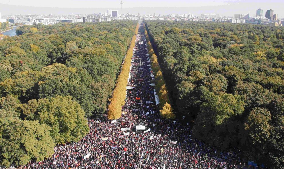 Vista general de la manifestación en Berlín contra el TTIP. REUTERS/Fabrizio Bensch