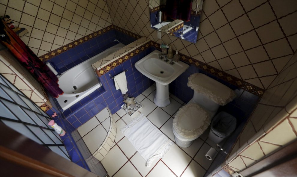 El cuarto de baño de un domicilio particular en México DF (México). REUTERS / Henry Romero