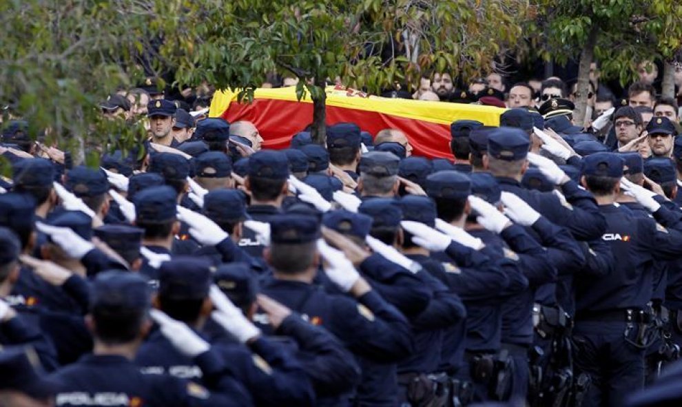 Funeral de Estado por los policías Jorge García Tudela e Isidro Gabino San Martín Hernández, fallecidos en el atentado talibán perpetrado en la embajada española en Kabul (Afganistán), que se celebra hoy en el complejo policial de Canillas en Madrid. EFE/