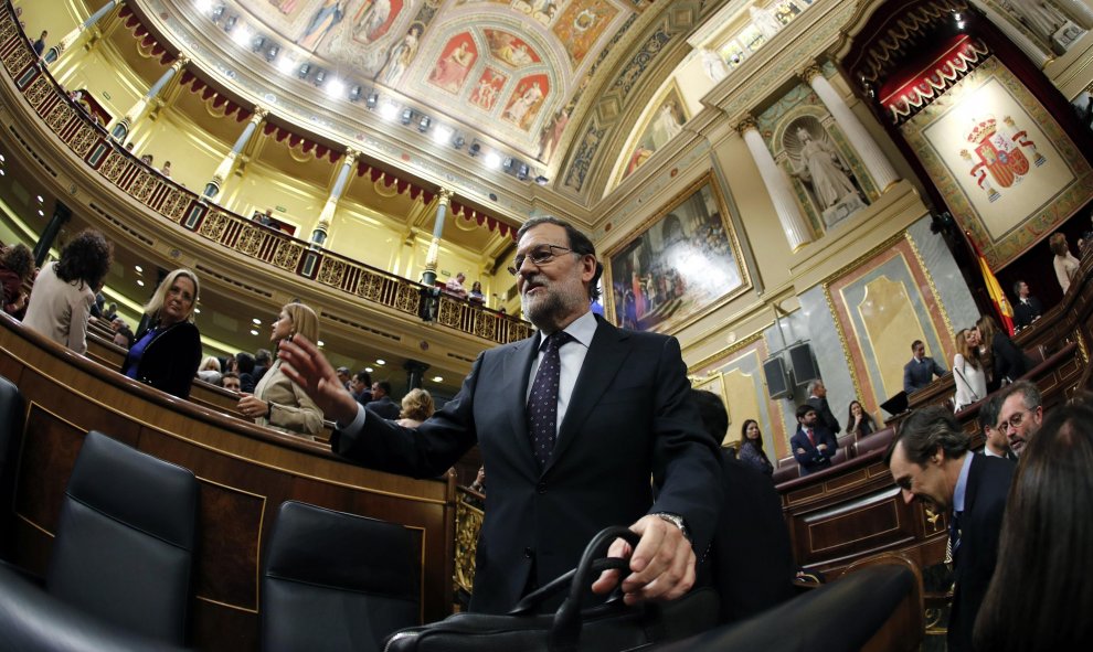 El presidente del Gobierno en funciones, Mariano Rajoy, antes de su discurso en el Congreso de los Diputados. EFE/Javier Lizón