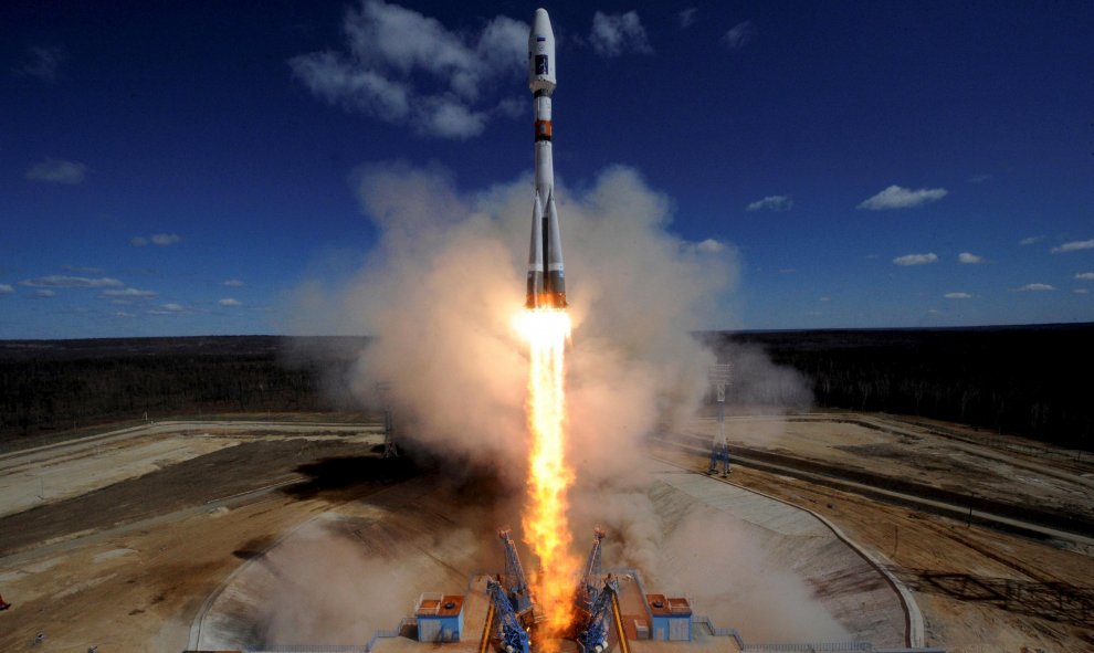 Despegue del Soyuz VS14 desde el puerto espacial Europeo. REUTERS/Kirill Kudryavtsev/Pool