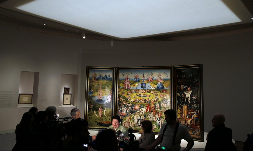 Momento de la presentación de 'El Bosco. La exposición del V Centenario', ante 'El jardín de las delicias', una muestra que conmemora el V centenario de la muerte del pintor flamenco que podrá visitarse en el Museo del Prado. EFE/Mariscal