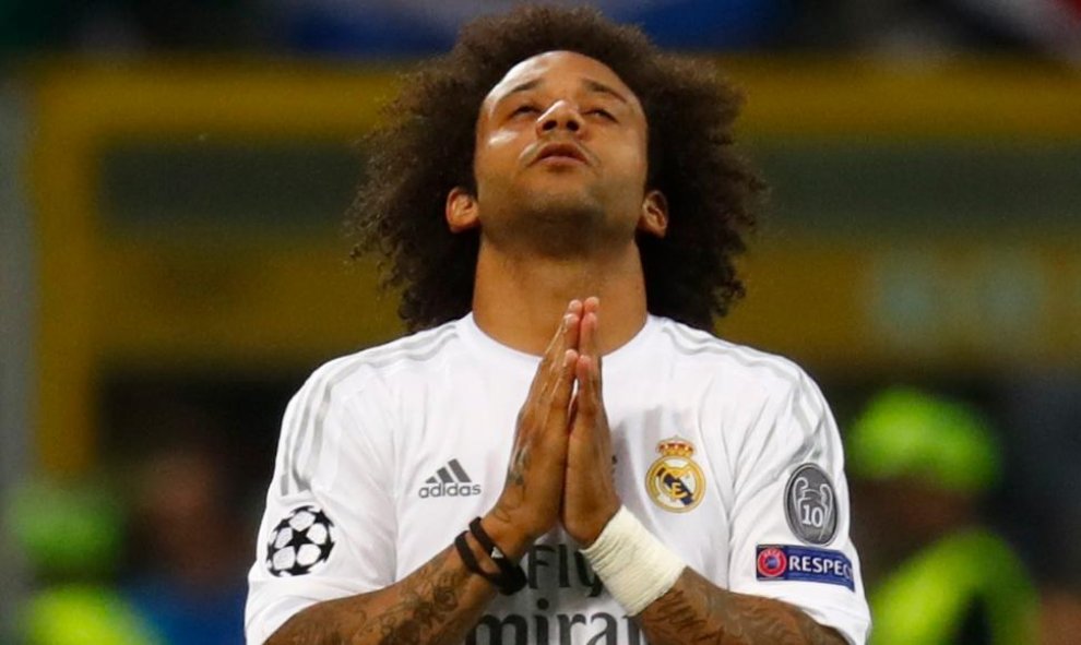 Marcelo, del Real Madrid, al arranque de la segunda parte de la final de la Champions League. REUTERS / Kai Pfaffenbach Livepic
