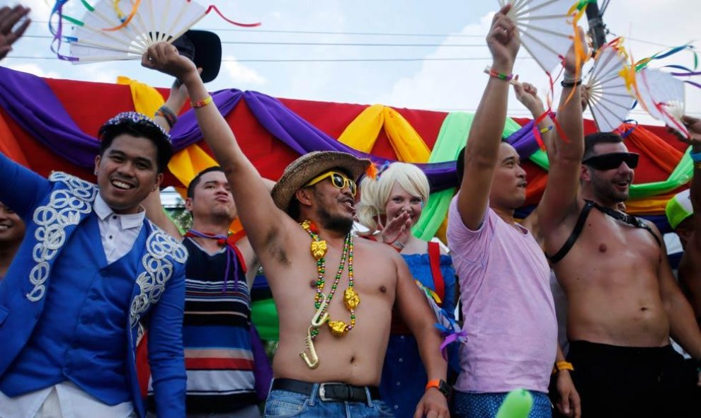 Los asistentes a la Marcha del Orgullo Gay en Manila se divirtieron.| FRANCIS R. MALASIG (EFE)