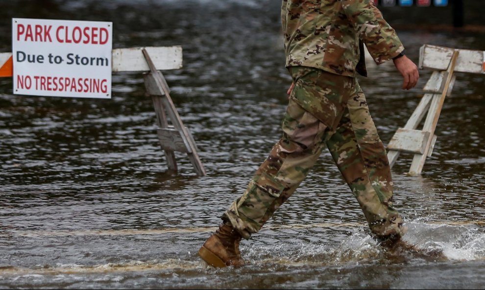 Roy Cooper, el gobernador de Carolina del Norte, ha tildado el huracán como una "tormenta histórica" - REUTERS/Eduardo Munoz