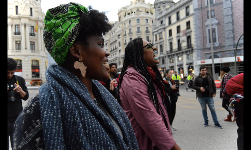 Cientos de personas se han concentrado en Cibeles en contra del racismo - Arancha Ríos