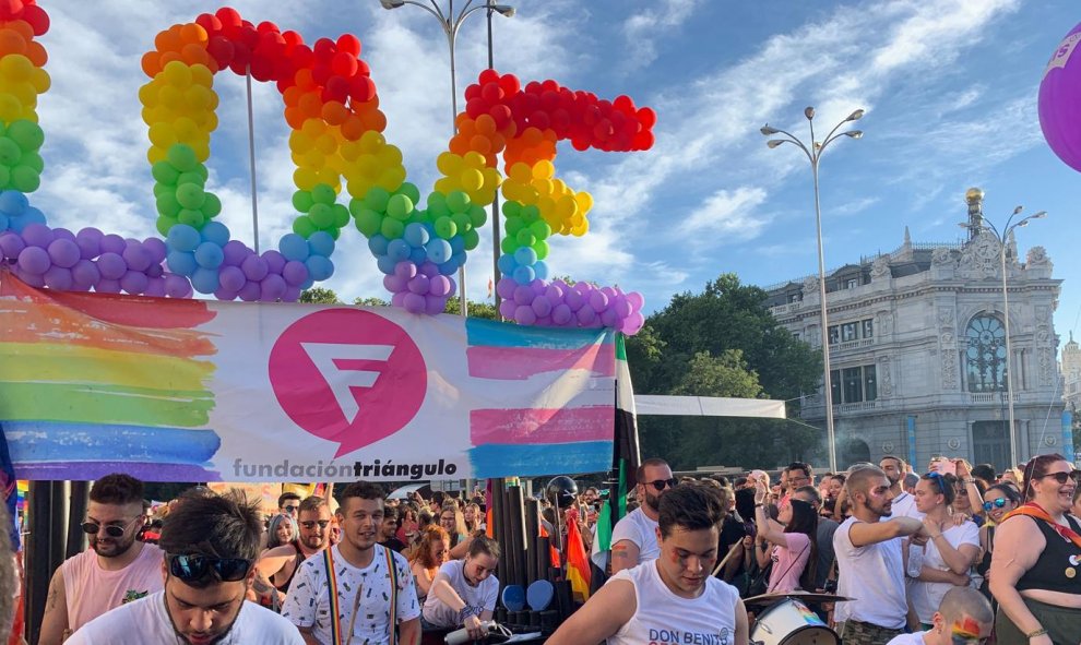 La Asociación Triángulo también tiene su batucada en la manifestación del Orgullo 2019. /ESTEFANÍA ROSELLÓ