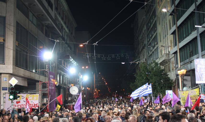 Vista de los asistentes al mitin de cierre de campaña de Syriza, en Atenas. SARA SERRANO