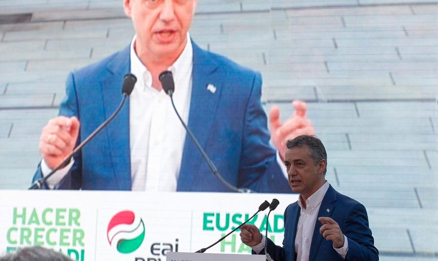 El lehendakari, Iñigo Urkullu, interviene en el acto con el que el PNV ha dado inicio hoy en Vitoria a la campaña para las elecciones municipales y forales del próximo 24 de mayo. EFE/David Aguilar