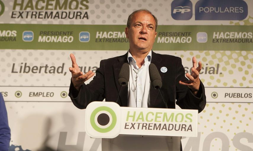 El candidato del Partido Popular a la Junta de Extremadura, José Antonio Monago, durante el inicio de campaña electoral que los populares celebran esta noche en Badajoz. EFE/Oto