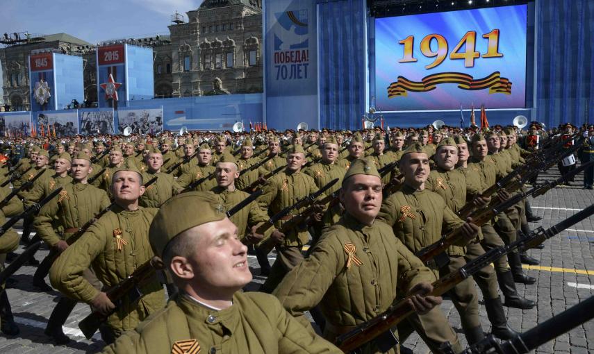 Russian servicemen in historical Red Army uniforms march during the Victory Day parade at Red Square in Moscow. REUTERS/Host Photo Agency/RIA Novosti