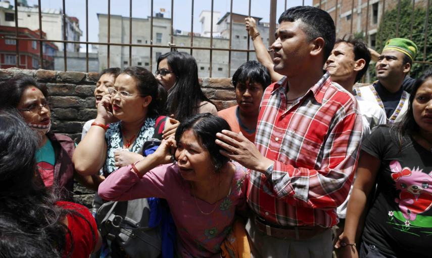 El potente terremoto que se ha registrado este martes en Nepal ha llegado "justo cuando la gente comenzaba a sentirse segura", según ha relatado a la BBC desde Katmandú la cooperante de Save The Children Gemma Gillie./ EFE