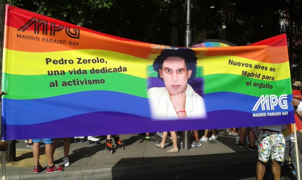Pancarta en recuerdo de Zerolo en la Marcha del Orgullo.- ALICIA IBARRA