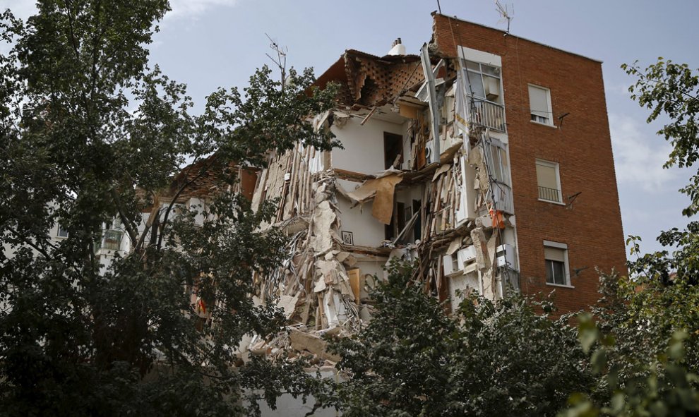 Vista del edificio del barrio madrileño de Carabanchel que se ha derrumbado parcialmente. REUTERS/Andrea Comas