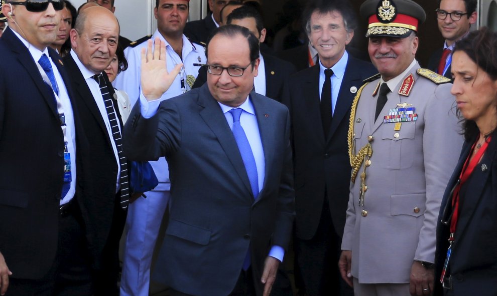 El Presidente francés Francois Hollande a su llegada a la ceremonia de apertura del nuevo Canal de Suez, en Ismailia, Egipto, 6 de agosto de 2015. REUTERS / Amr Abdallah Dalsh