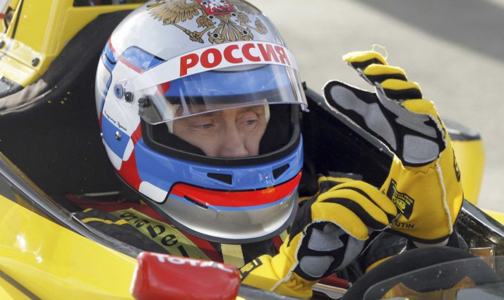 Putin en un fórmula uno durante unas prueba de Renault en 2008.- AFP-RIA NOVOSTIC