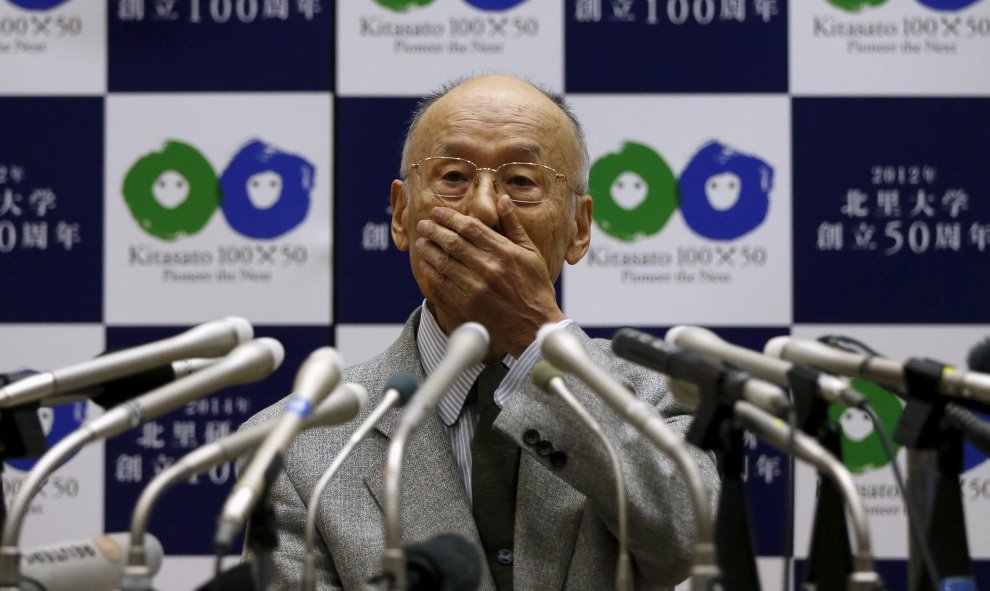 El japonés Satoshi Omura, uno de los ganadores del Premio Nobel de Medicina 2015 en una conferencia en Tokio hoy, 5 de octubre de 2015 . REUTERS / Issei Kato