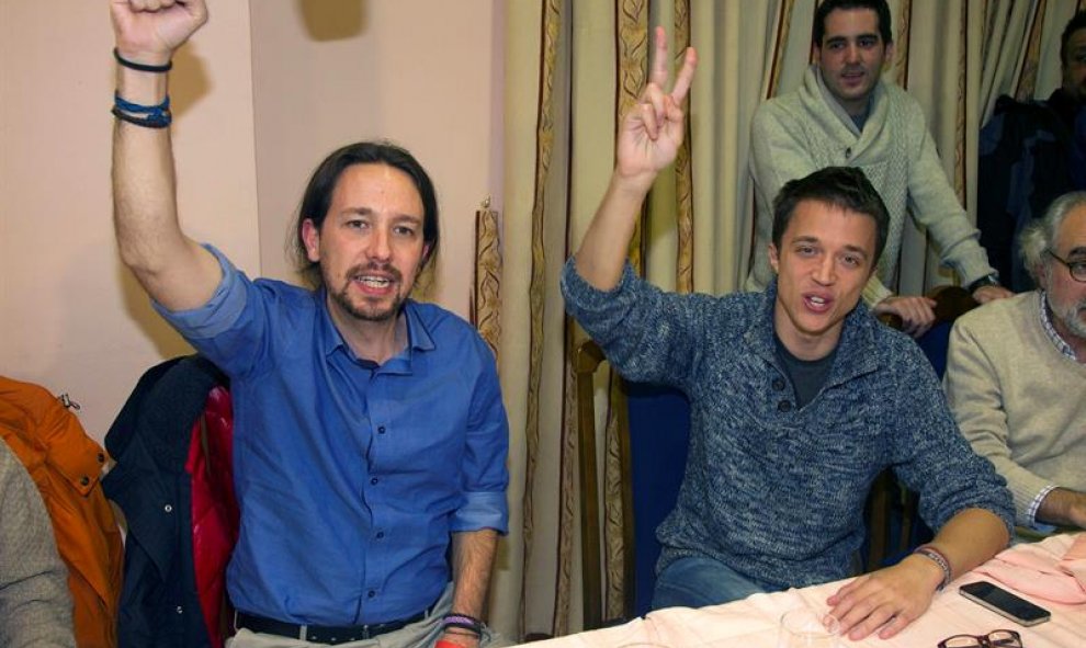 El secretario general de Podemos, Pablo Iglesias, y el director de campaña, Íñigo Errejón. EFE