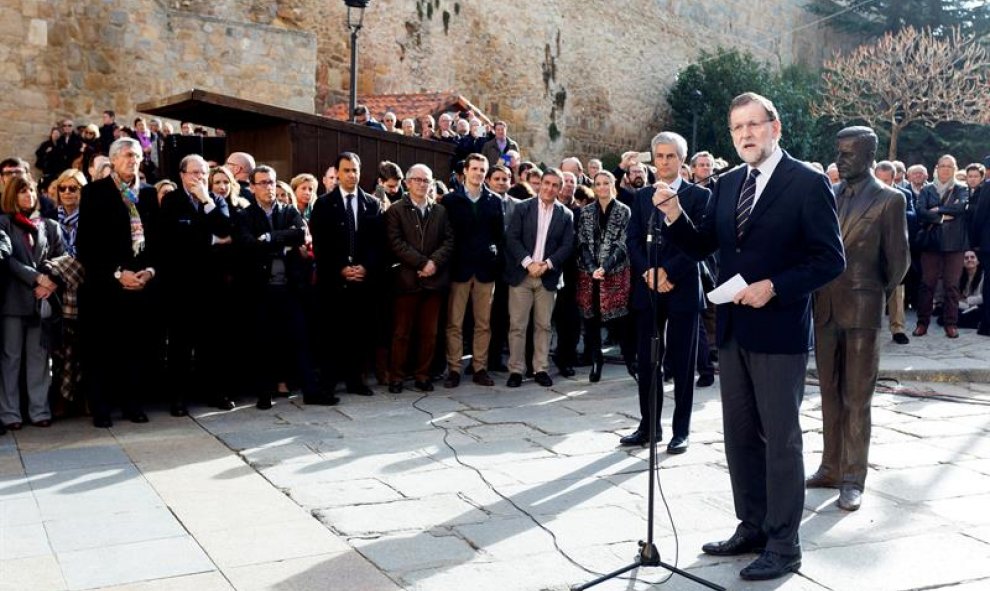 Mariano Rajoy, en Ávila en el homenaje a Adolfo Suárez. EFE/Raúl Sanchidrián