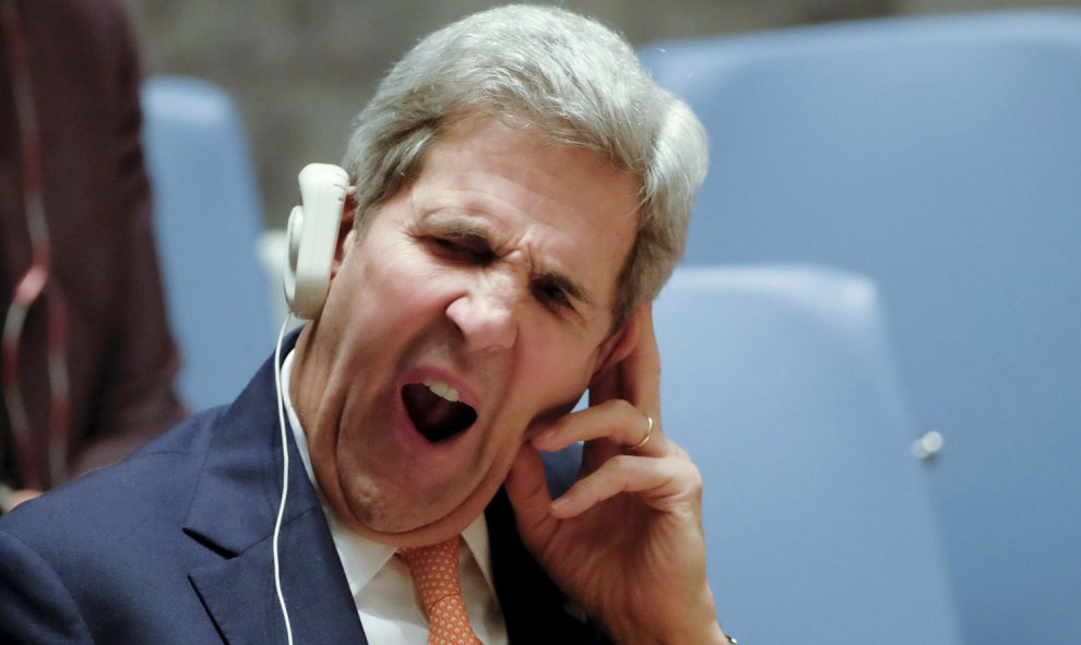 El secretario de Estado de EEUU, John Kerry, bosteza durante una reunión del Consejo de Seguridad en la sede de Naciones Unidas.- EDUARDO MUÑOZ (REUTERS)