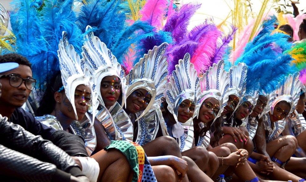 Artistas sonríen durante el festival anual en Calabar, Nigeria./REUTERS