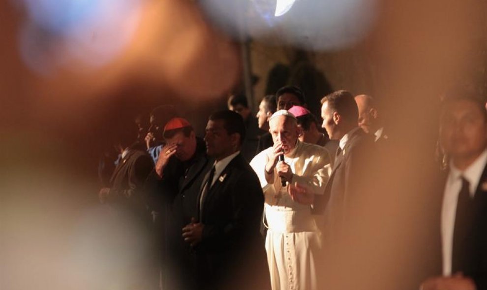 El papa Francisco habla ante los asistentes a su llegada a la Nunciatura Apostólica de México. EFE/Sáshenka Gutiérrez