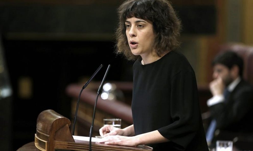 La portavoz parlamentaria de En Marea, Alexandra Fernández, durante su intervención. EFE/Chema Moya