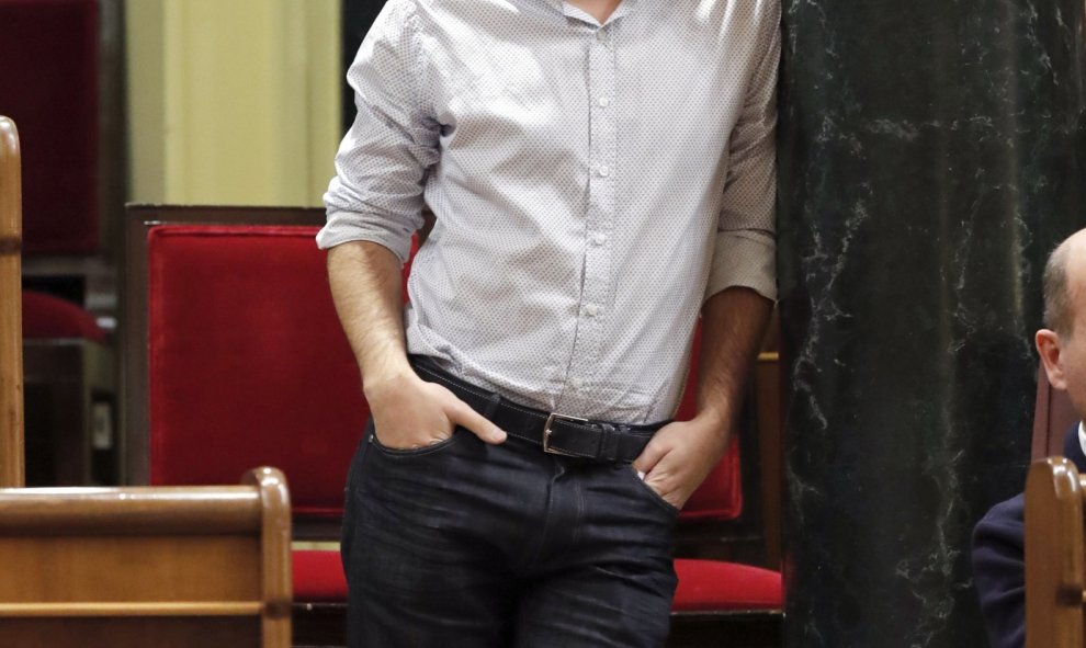 Alberto Garzón, líder de Izquierda Unida, durante la segunda votación a la investidura de Pedro Sánchez. EFE/Javier Lizón